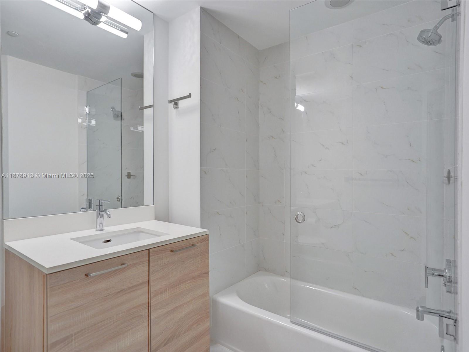 THE HARBOUR NORTH CONDO - Residential Lease