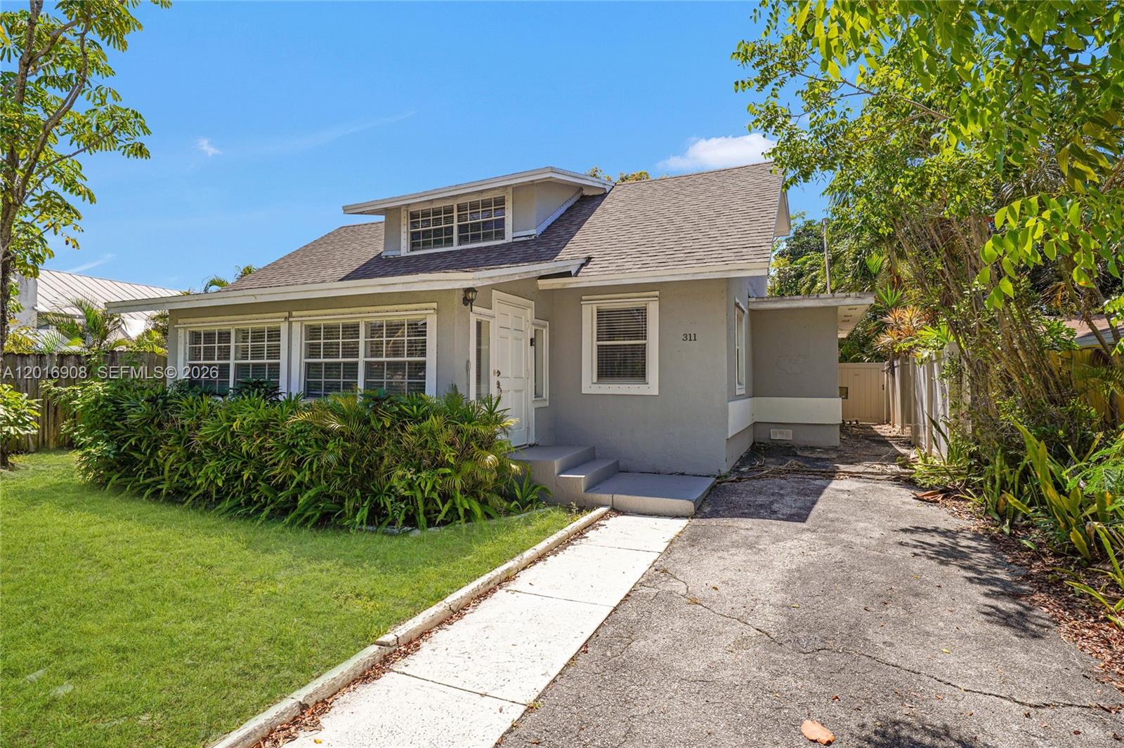LAKE WORTH TOWN OF - Residential