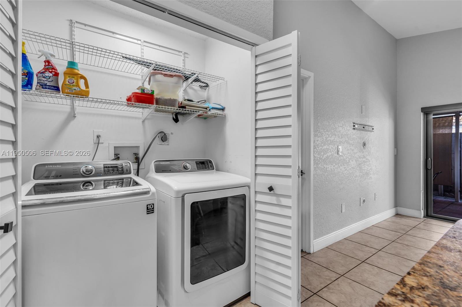 RIVIERA II - Residential