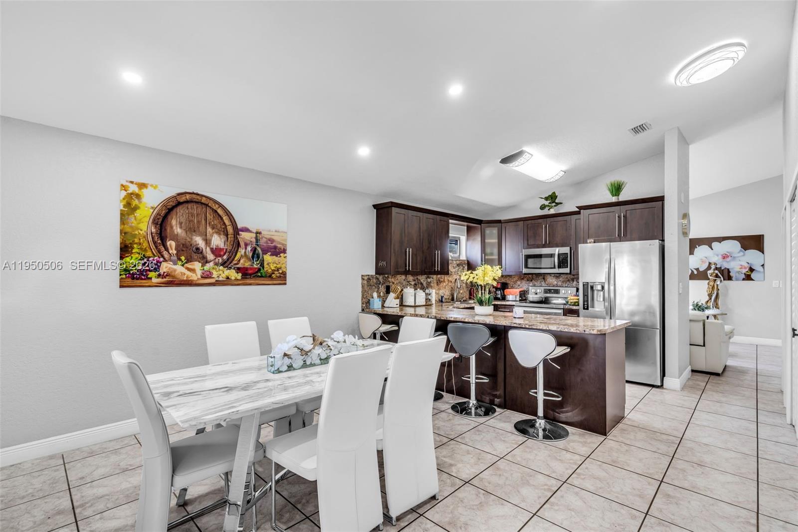 RIVIERA II - Residential