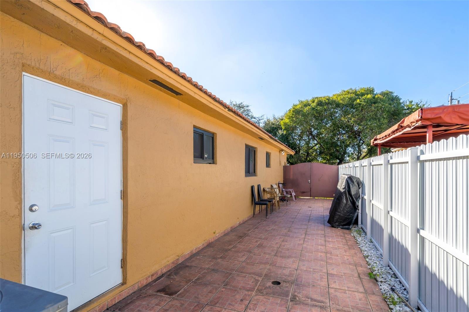 RIVIERA II - Residential