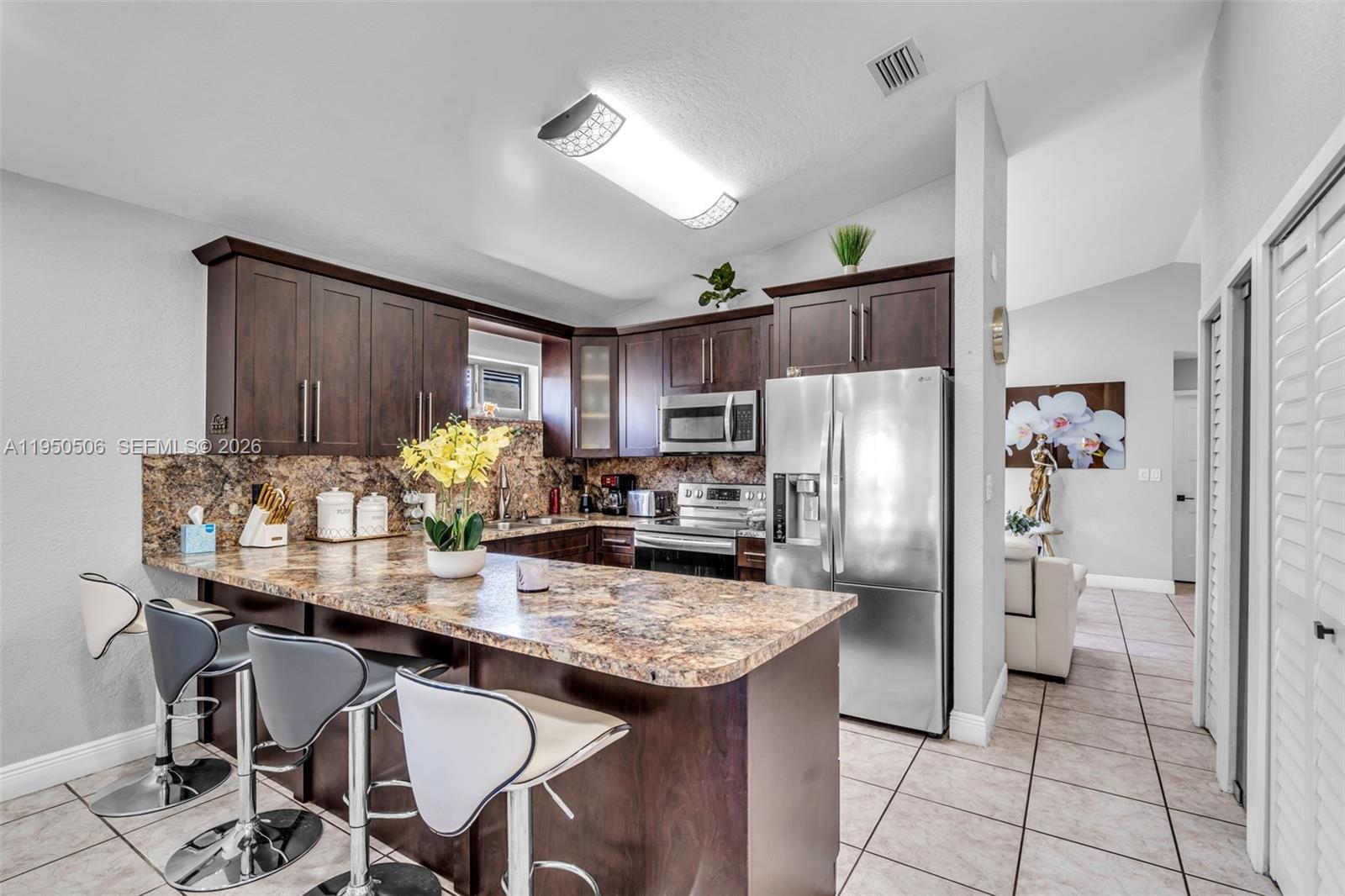 RIVIERA II - Residential