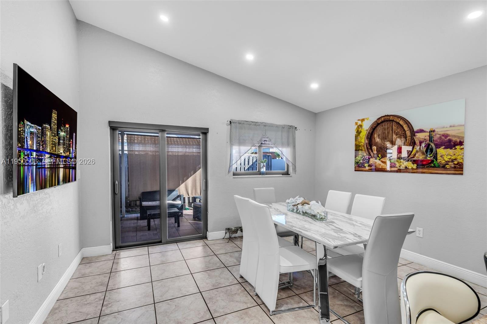 RIVIERA II - Residential