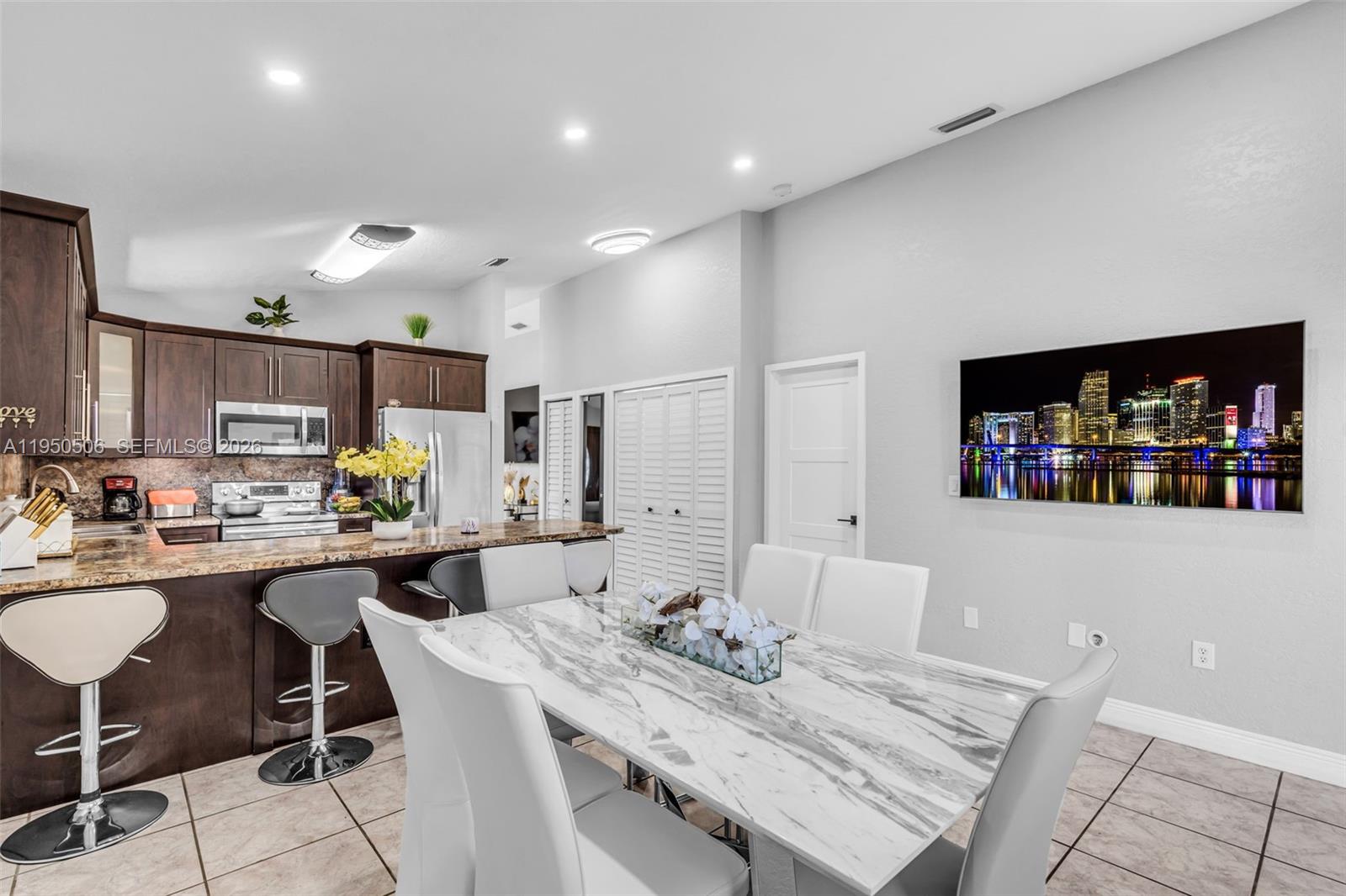 RIVIERA II - Residential