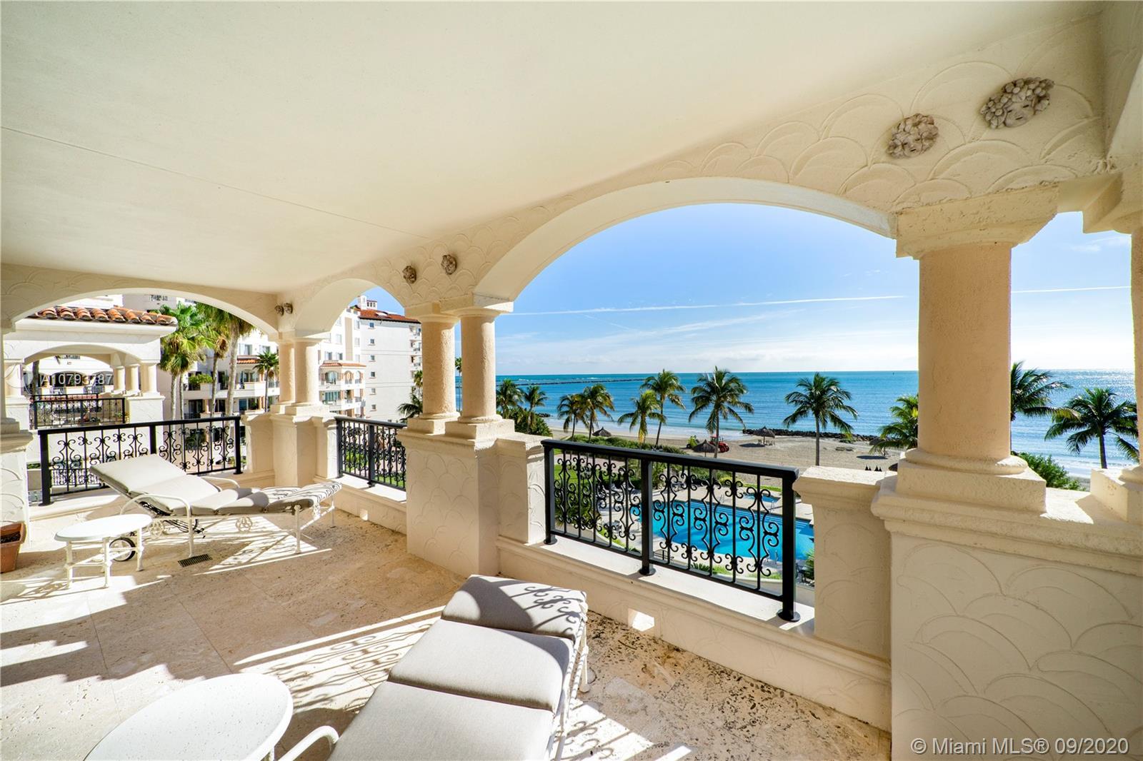 OCEANSIDE FISHER ISL COND - Residential