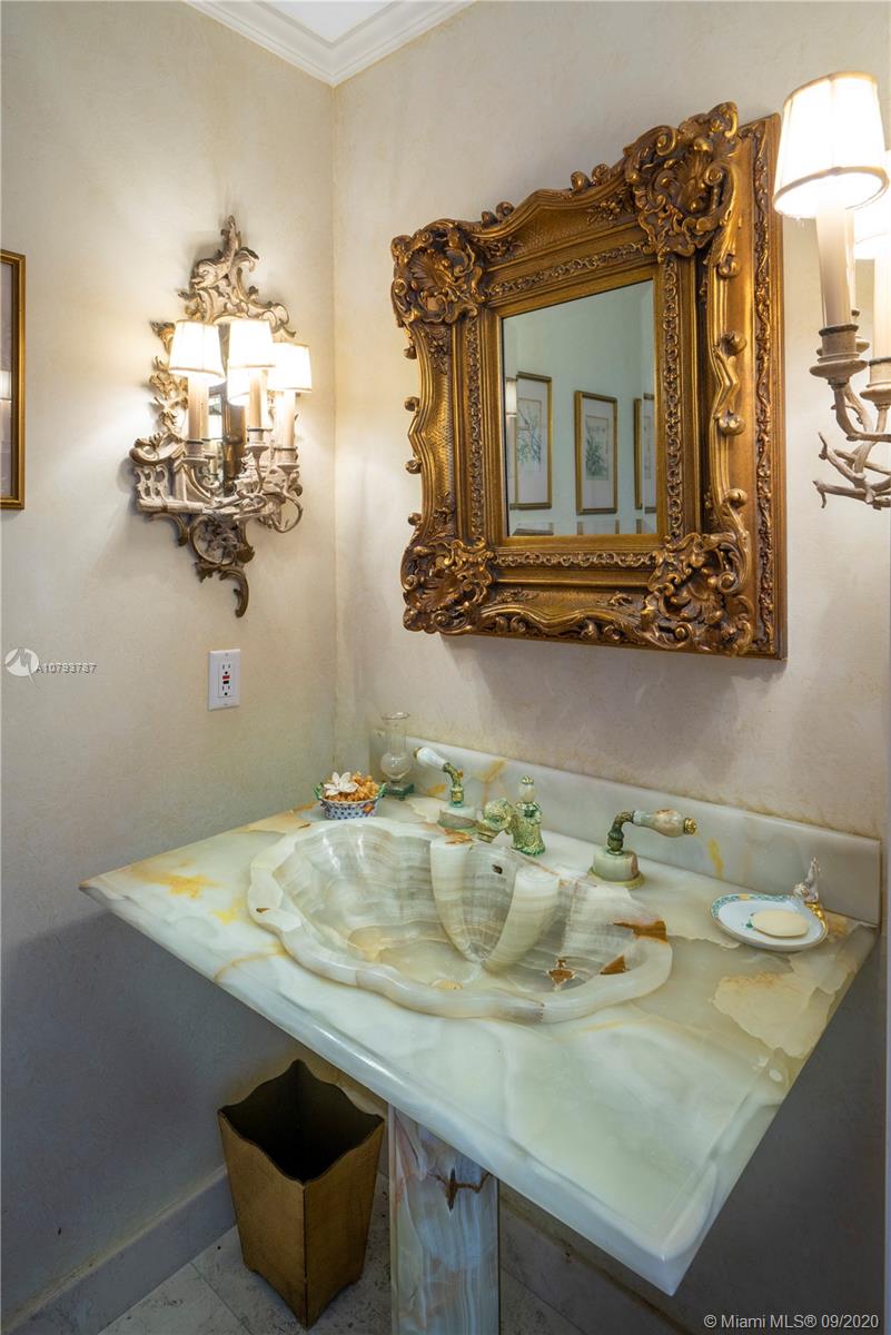 OCEANSIDE FISHER ISL COND - Residential