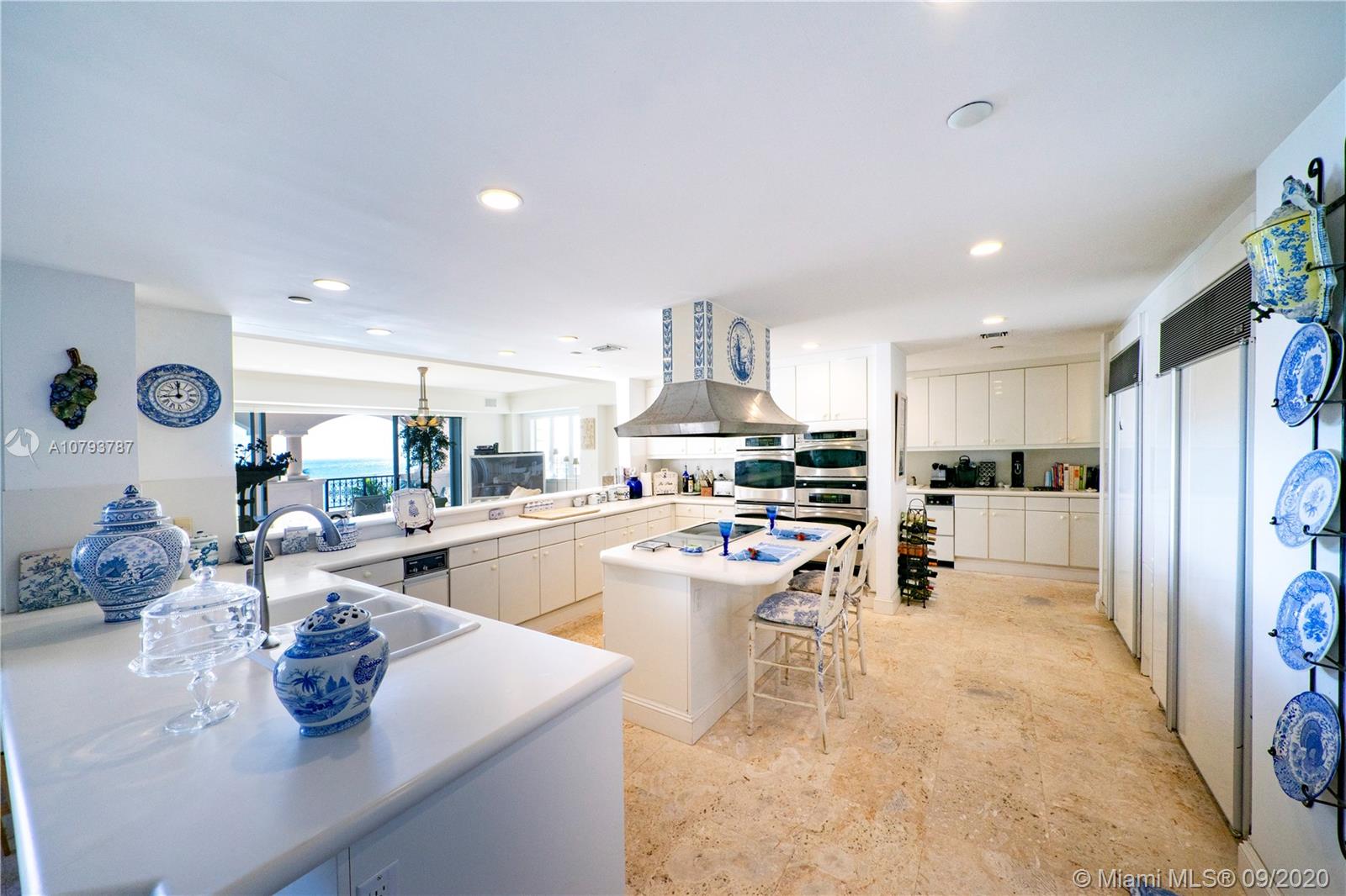 OCEANSIDE FISHER ISL COND - Residential