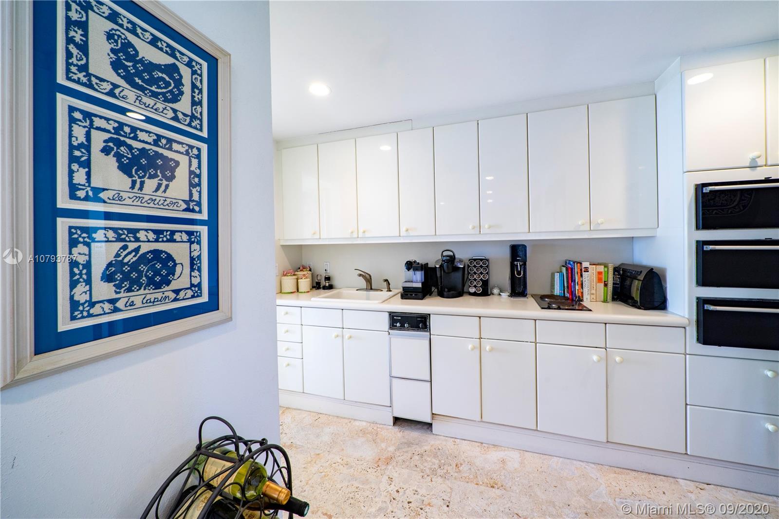 OCEANSIDE FISHER ISL COND - Residential