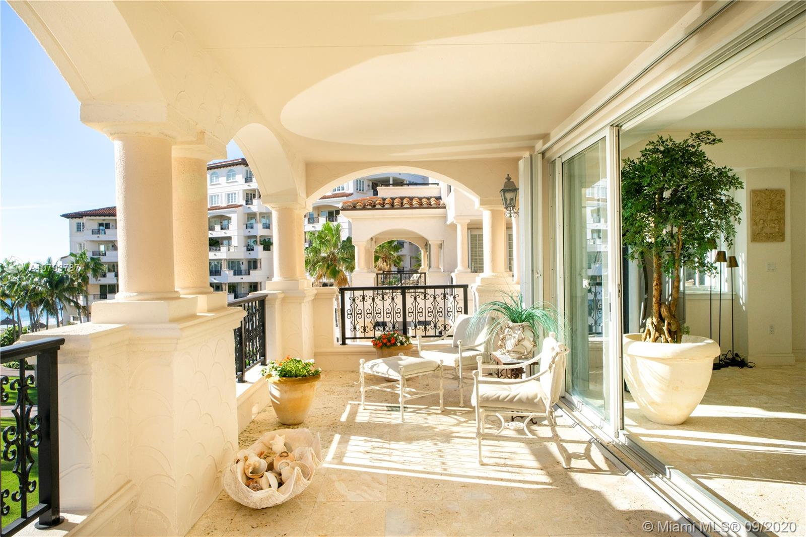 OCEANSIDE FISHER ISL COND - Residential