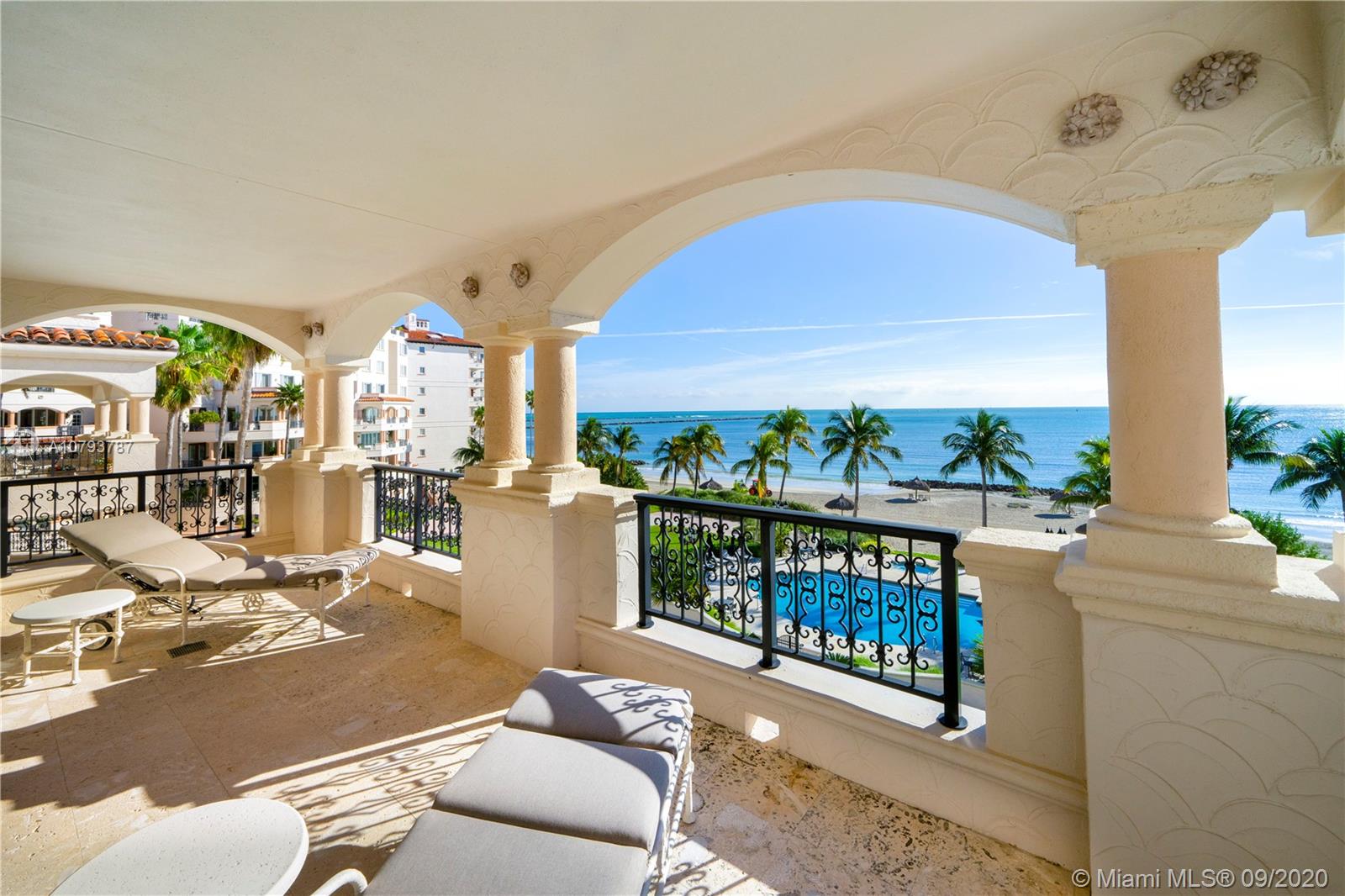 OCEANSIDE FISHER ISL COND - Residential