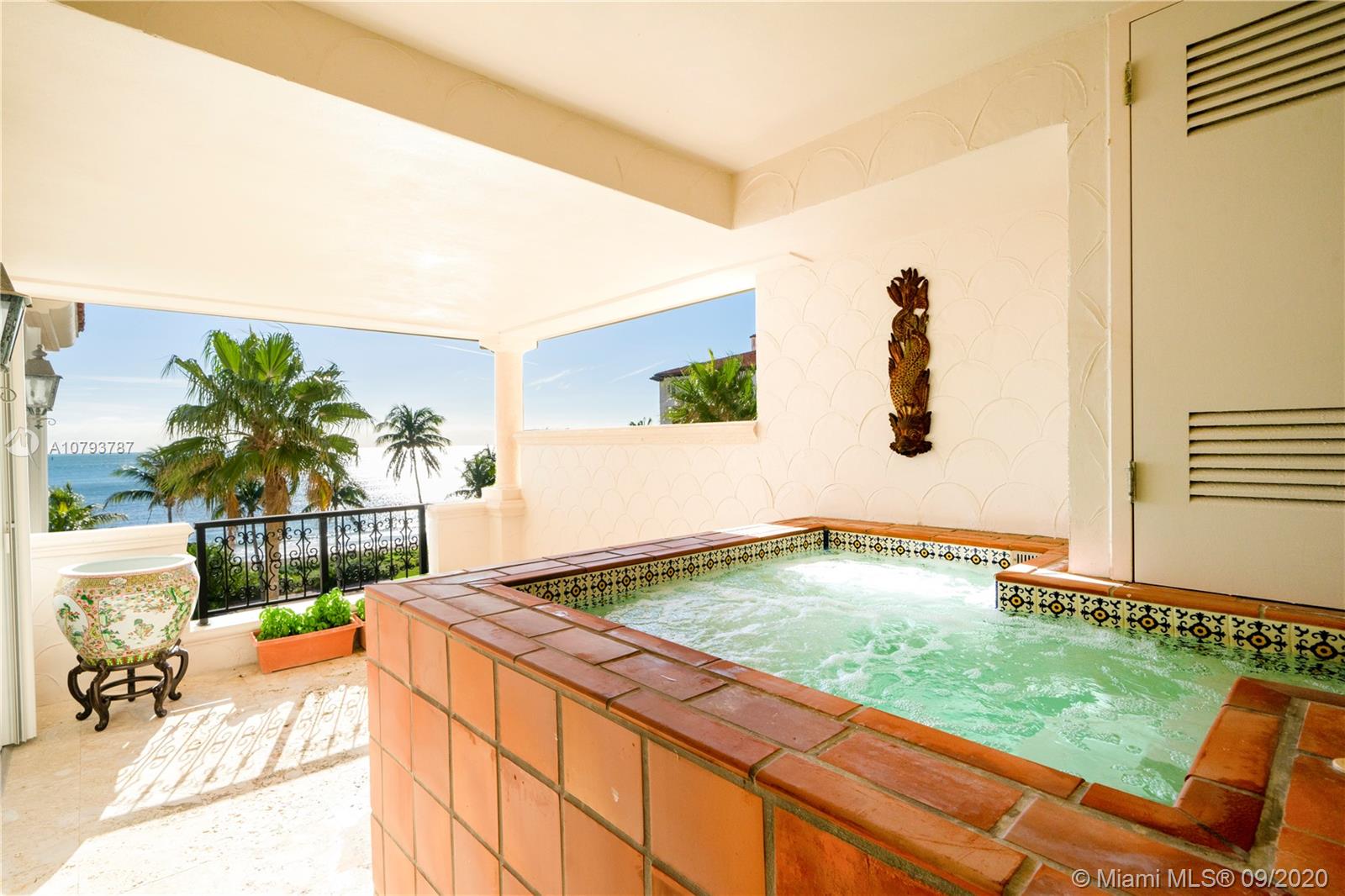 OCEANSIDE FISHER ISL COND - Residential