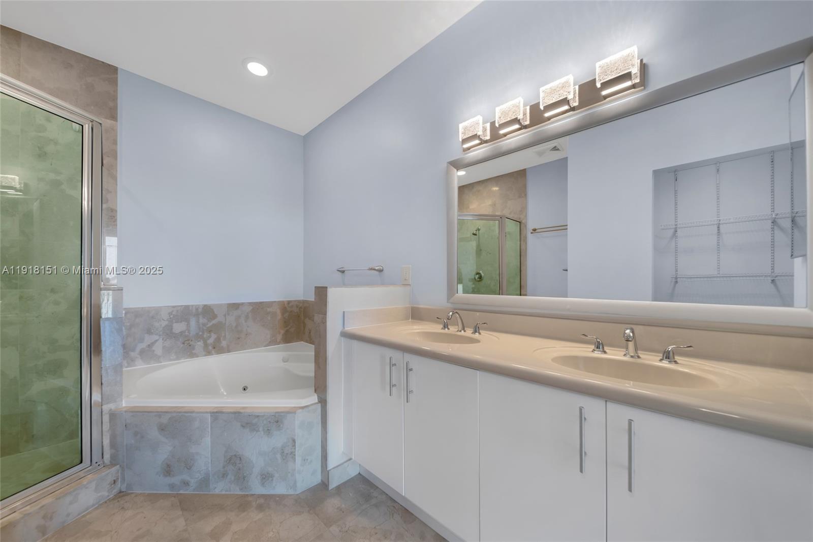 360 CONDO A - Residential Lease