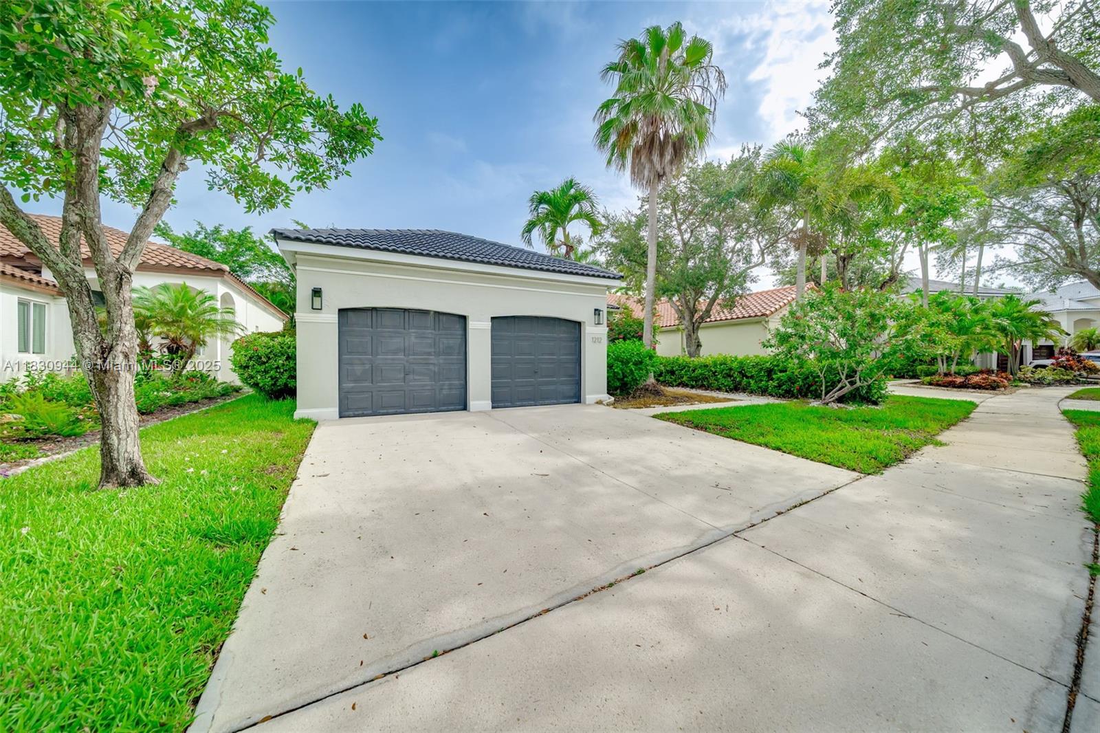 1212 Camellia Ln