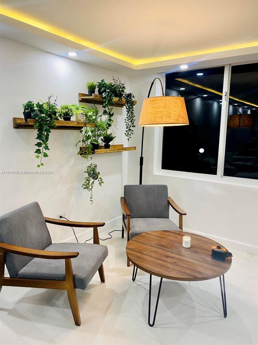 ROYAL OAKS CONDO - Residential