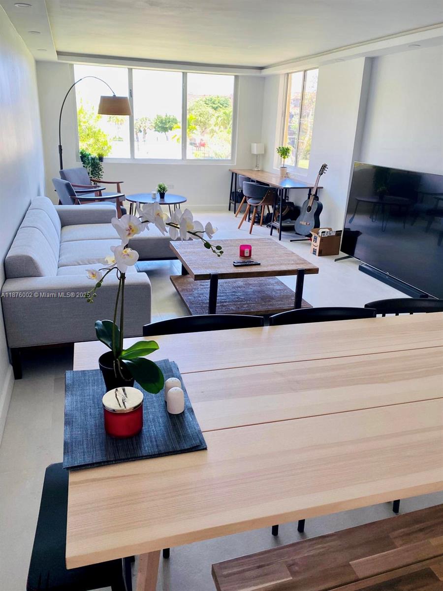 ROYAL OAKS CONDO - Residential