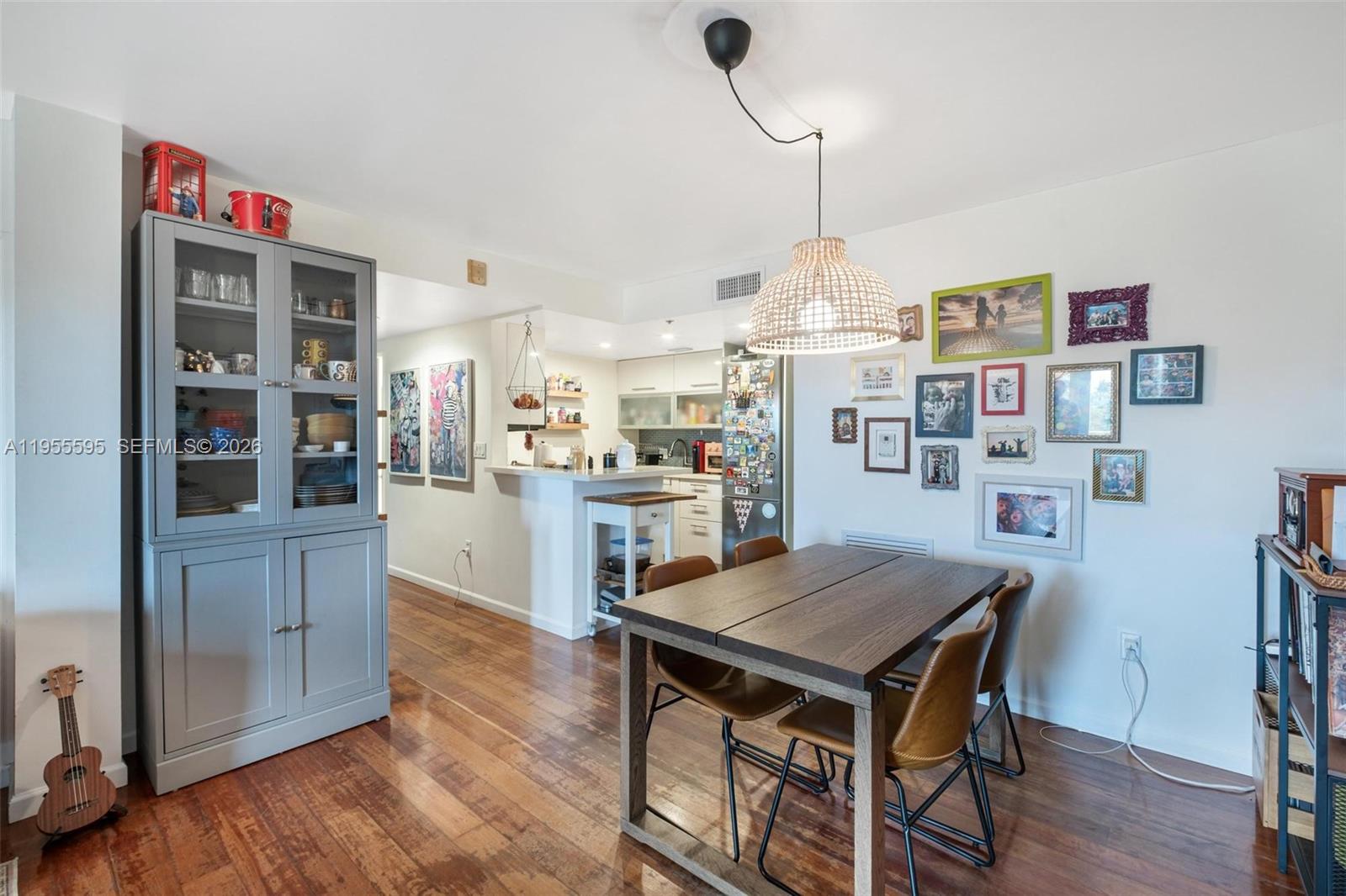 THE AMBASSADORS CONDO - Residential