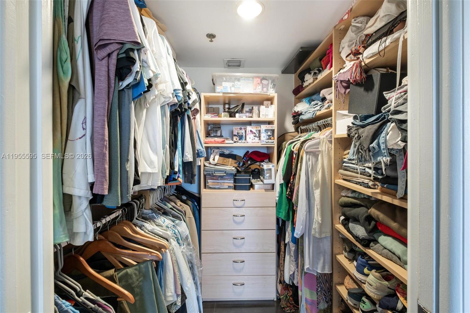 THE AMBASSADORS CONDO - Residential