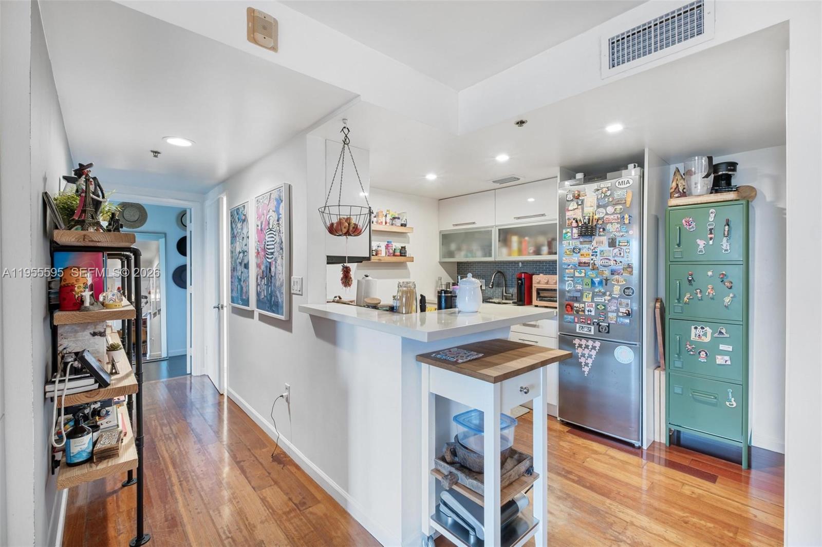 THE AMBASSADORS CONDO - Residential