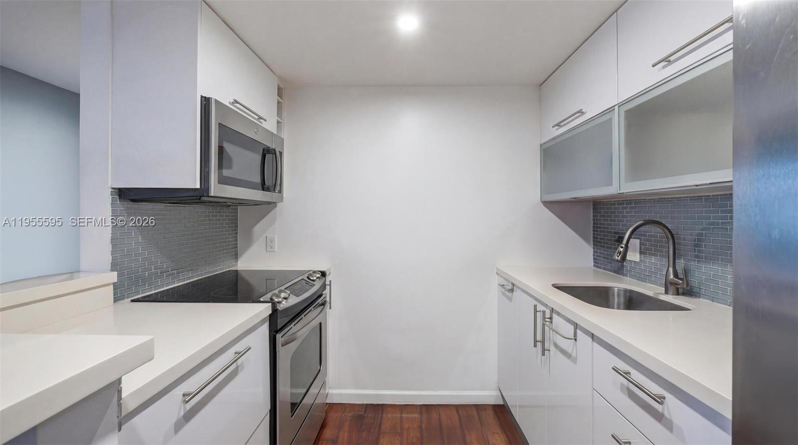 THE AMBASSADORS CONDO - Residential