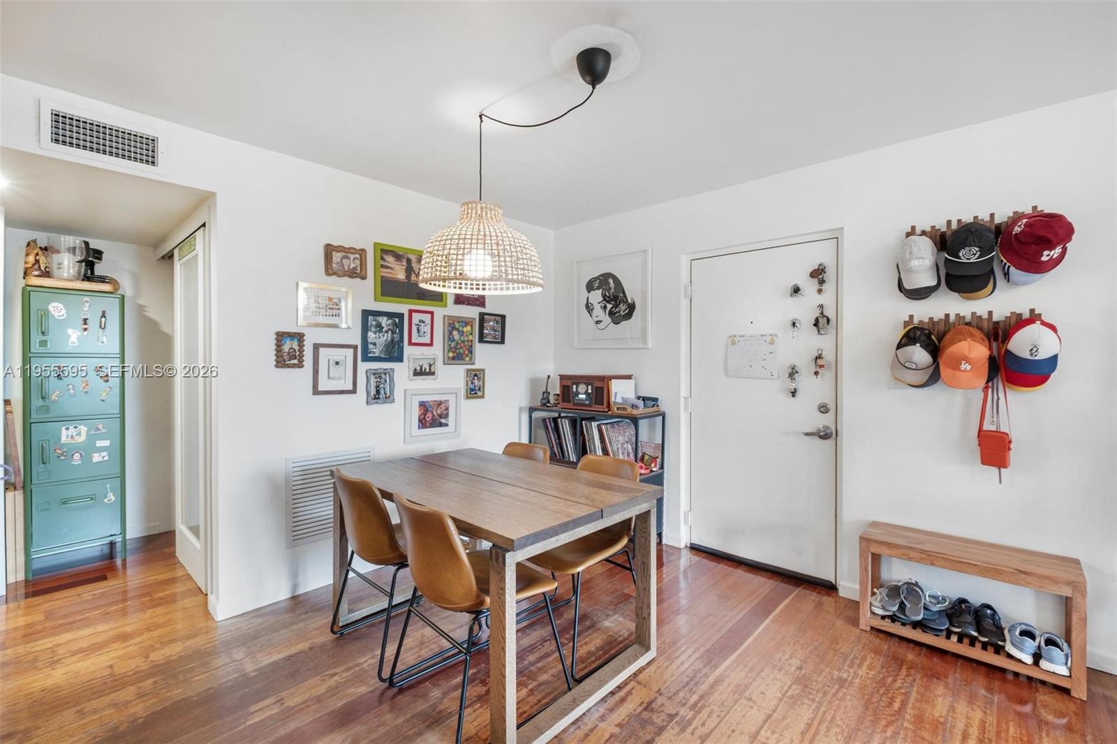 THE AMBASSADORS CONDO - Residential