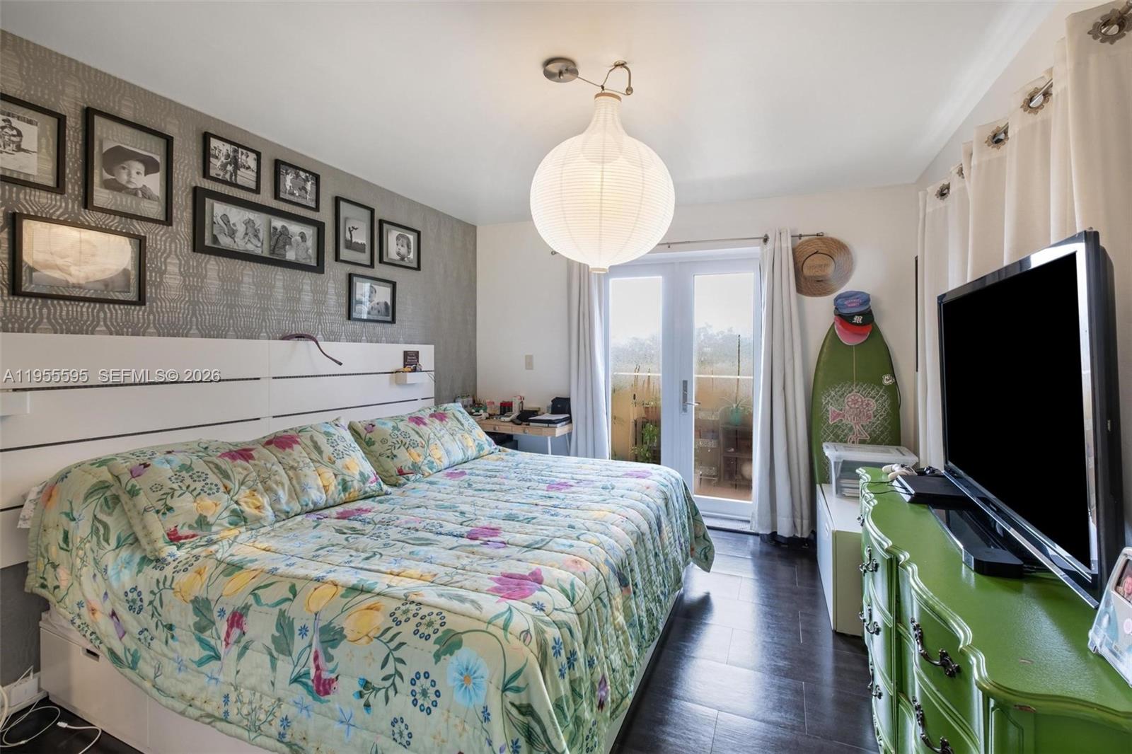 THE AMBASSADORS CONDO - Residential