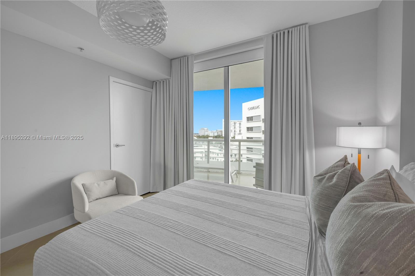 MOSAIC ON MIAMI BEACH CON - Residential Lease