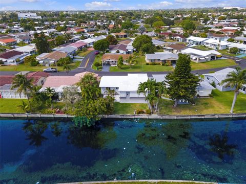 Single Family Residence in Tamarac FL 4209 49th Dr Dr 27.jpg