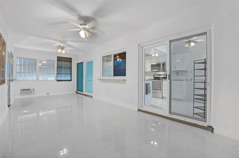 Single Family Residence in Tamarac FL 4209 49th Dr Dr 21.jpg