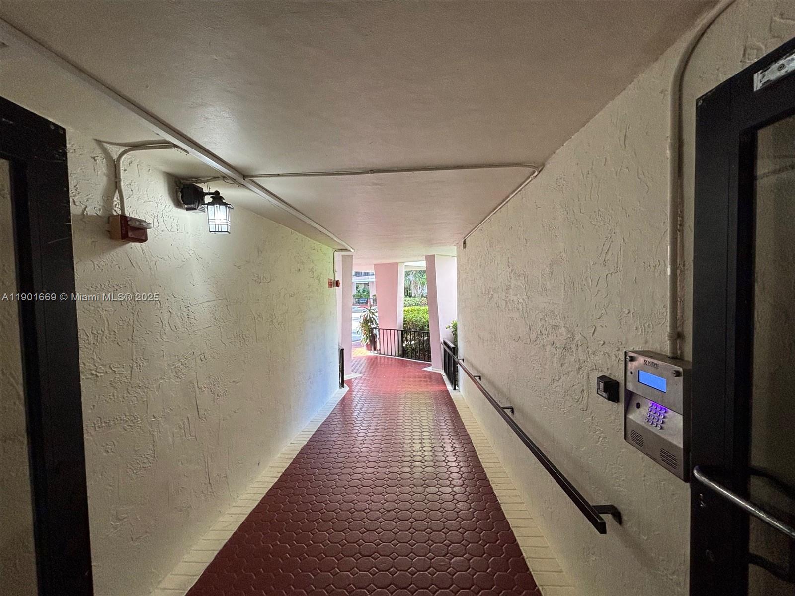 PLAZA OF AMERICAS CONDO P - Residential Lease