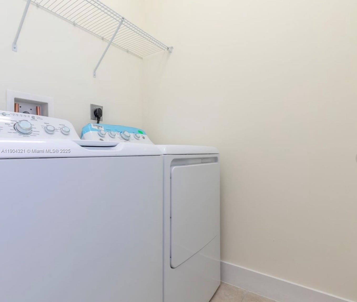 DUNNWOODY LAKE - Residential Lease