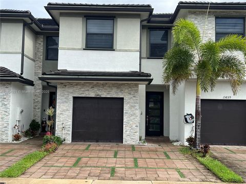 15861 NW 90th Ct 15861 Miami Lakes FL 33018