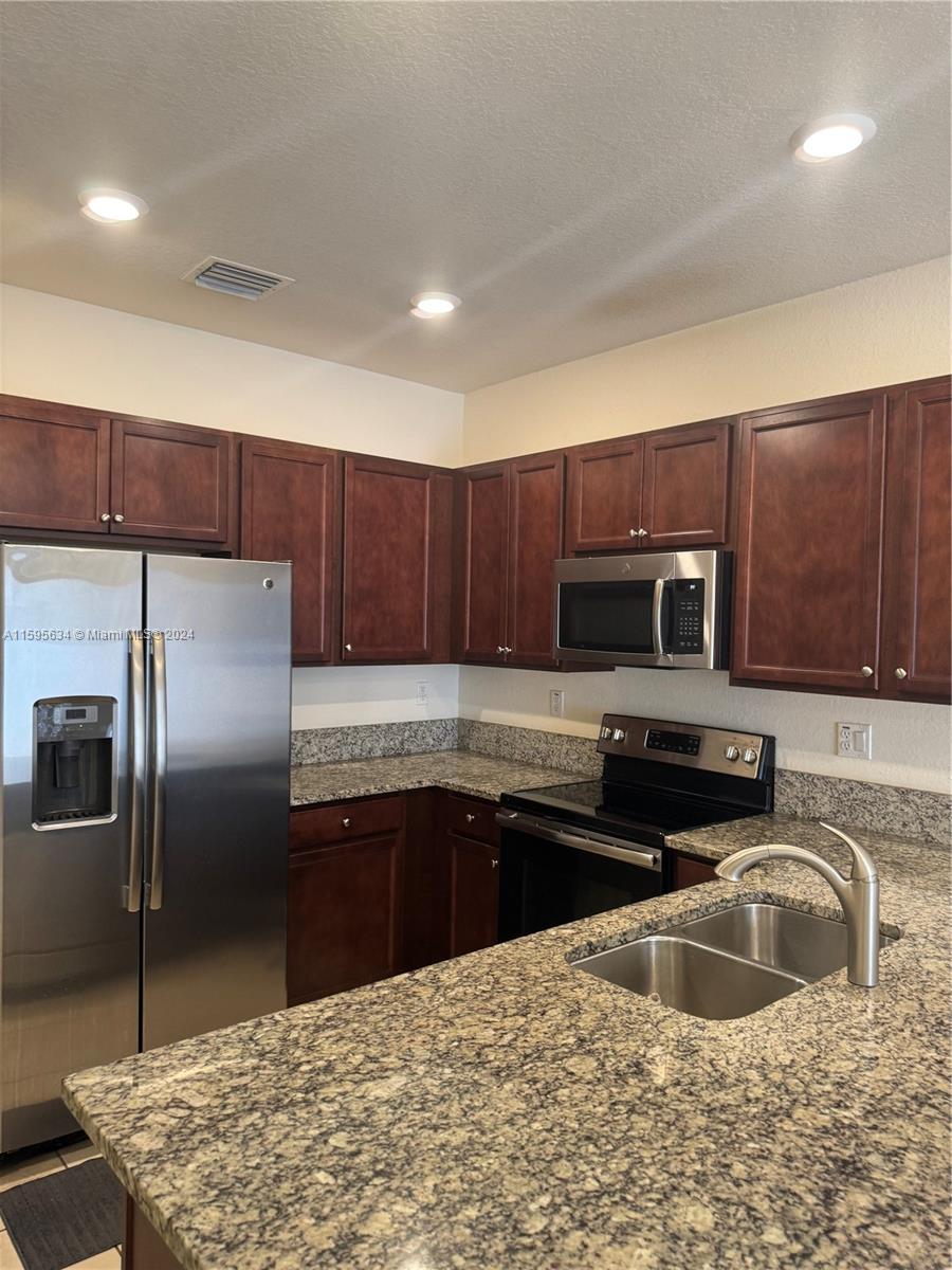 AQUABELLA SECTION ONE - Residential Lease