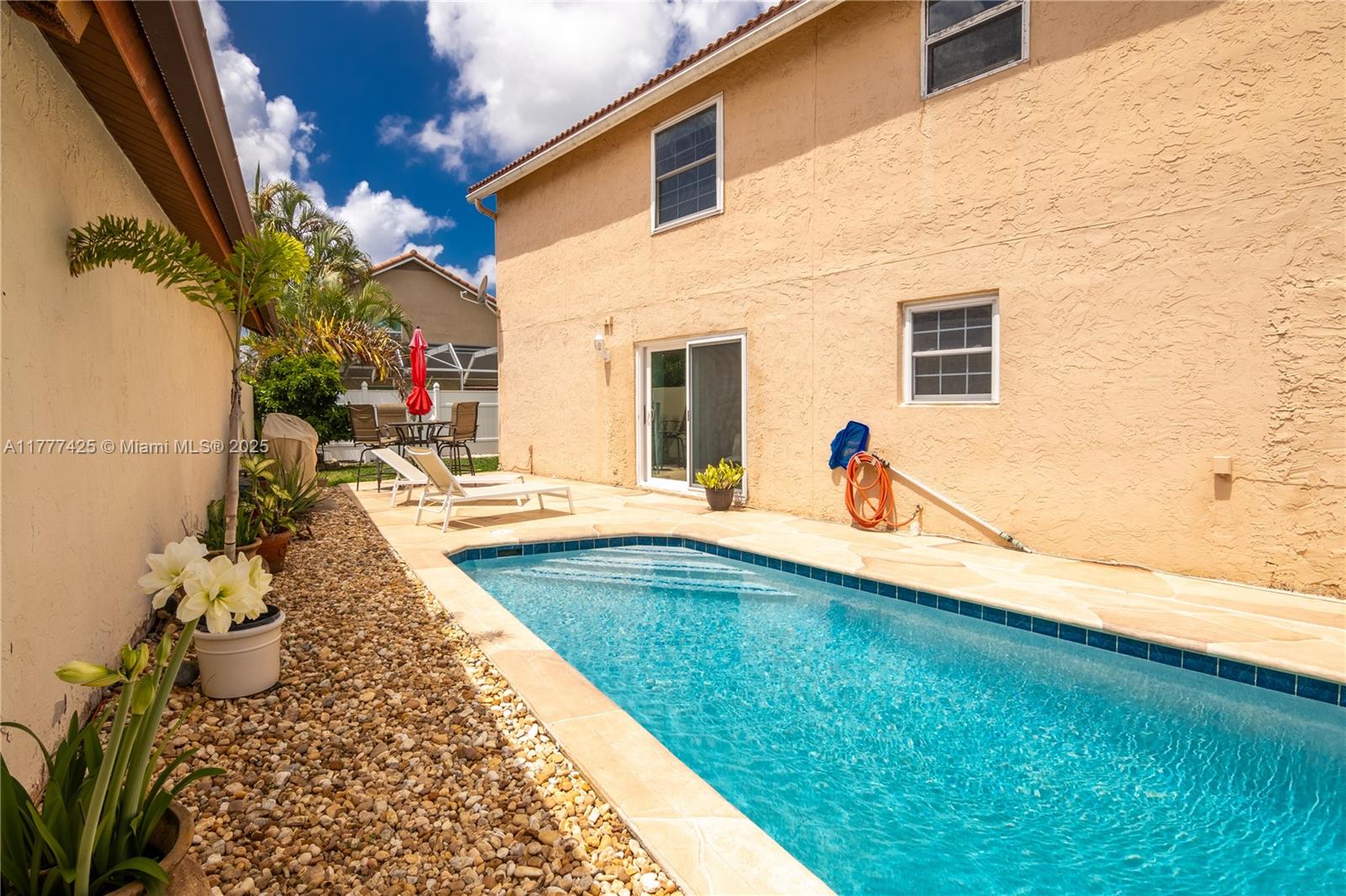 AMBER BAY - Residential