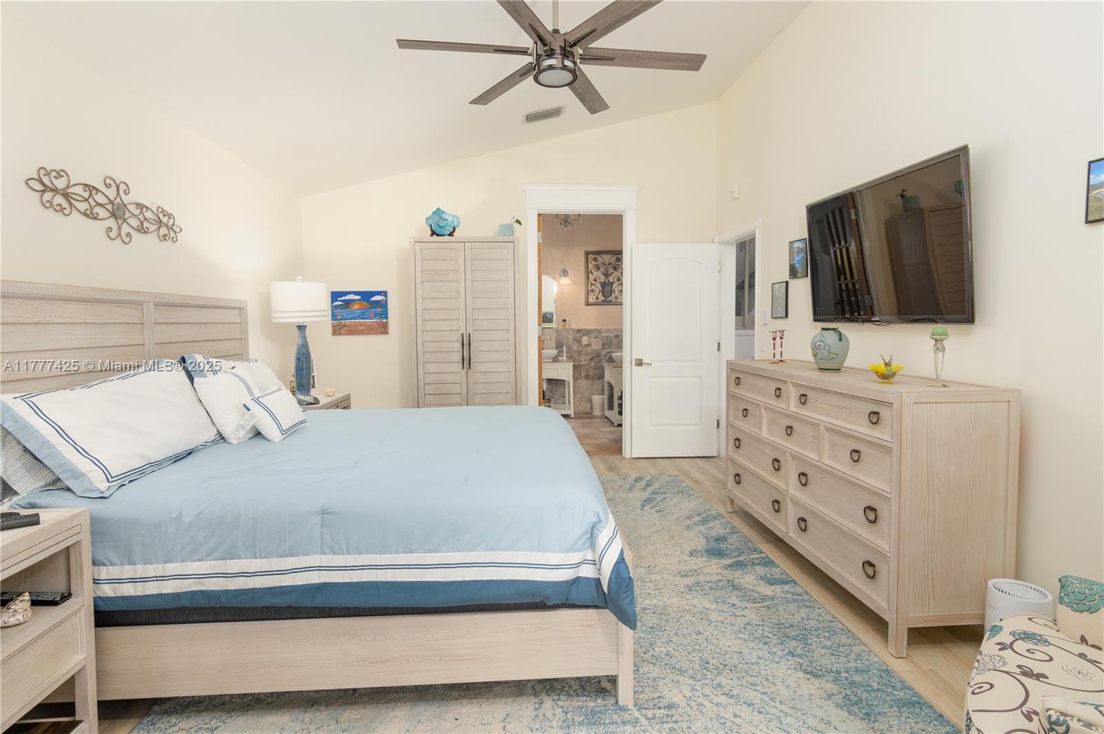 AMBER BAY - Residential