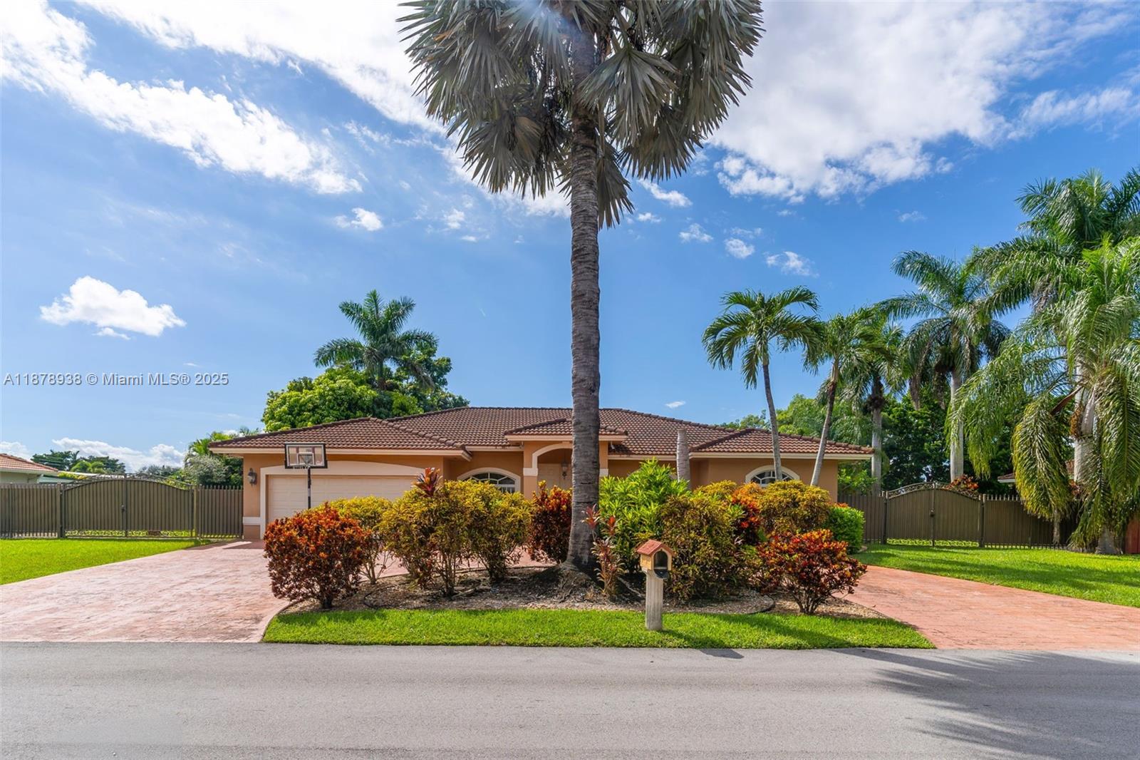 REDLANDS FOREST - Residential