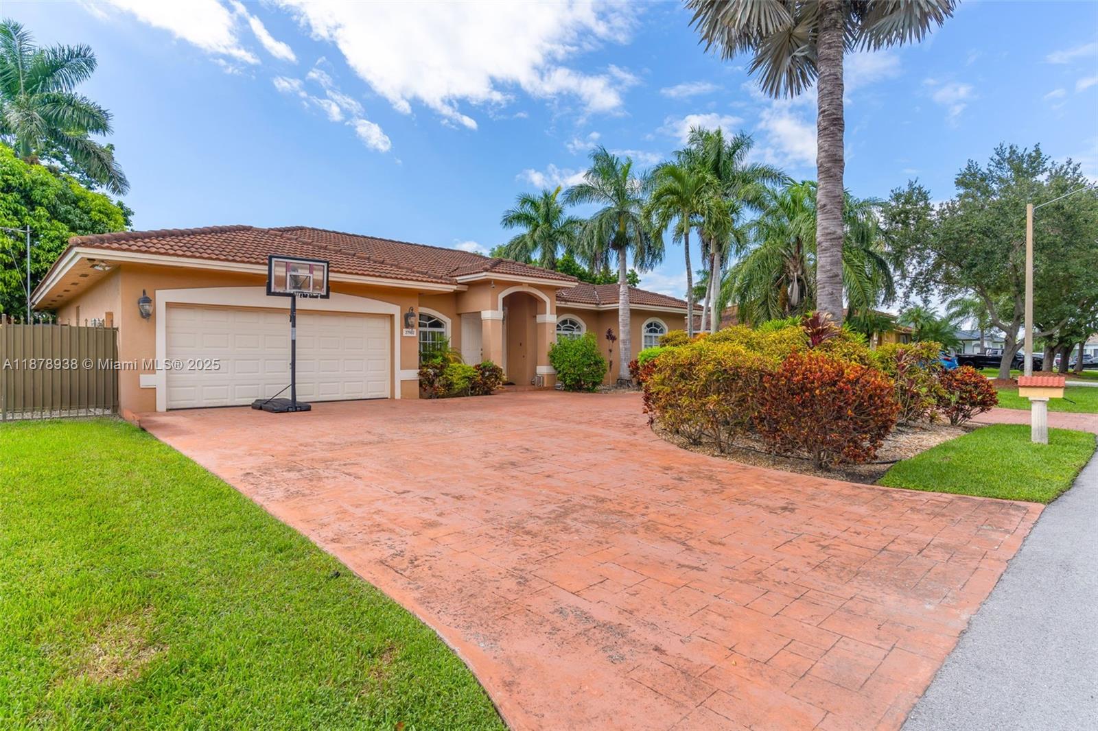 REDLANDS FOREST - Residential