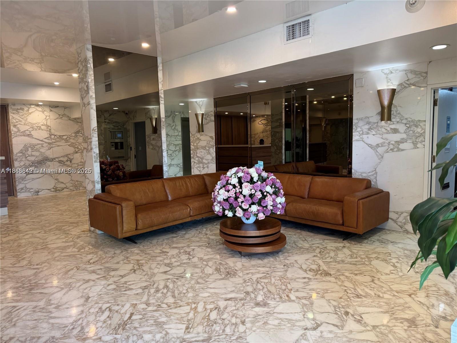 7135 Collins Ave 1523