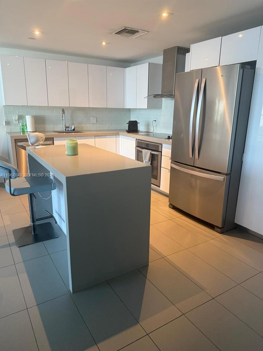 CANVAS CONDO - Residential