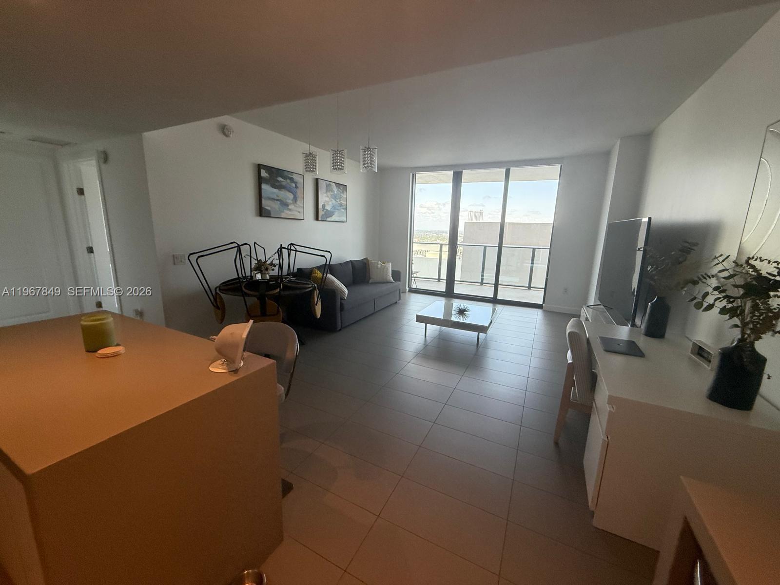 CANVAS CONDO - Residential