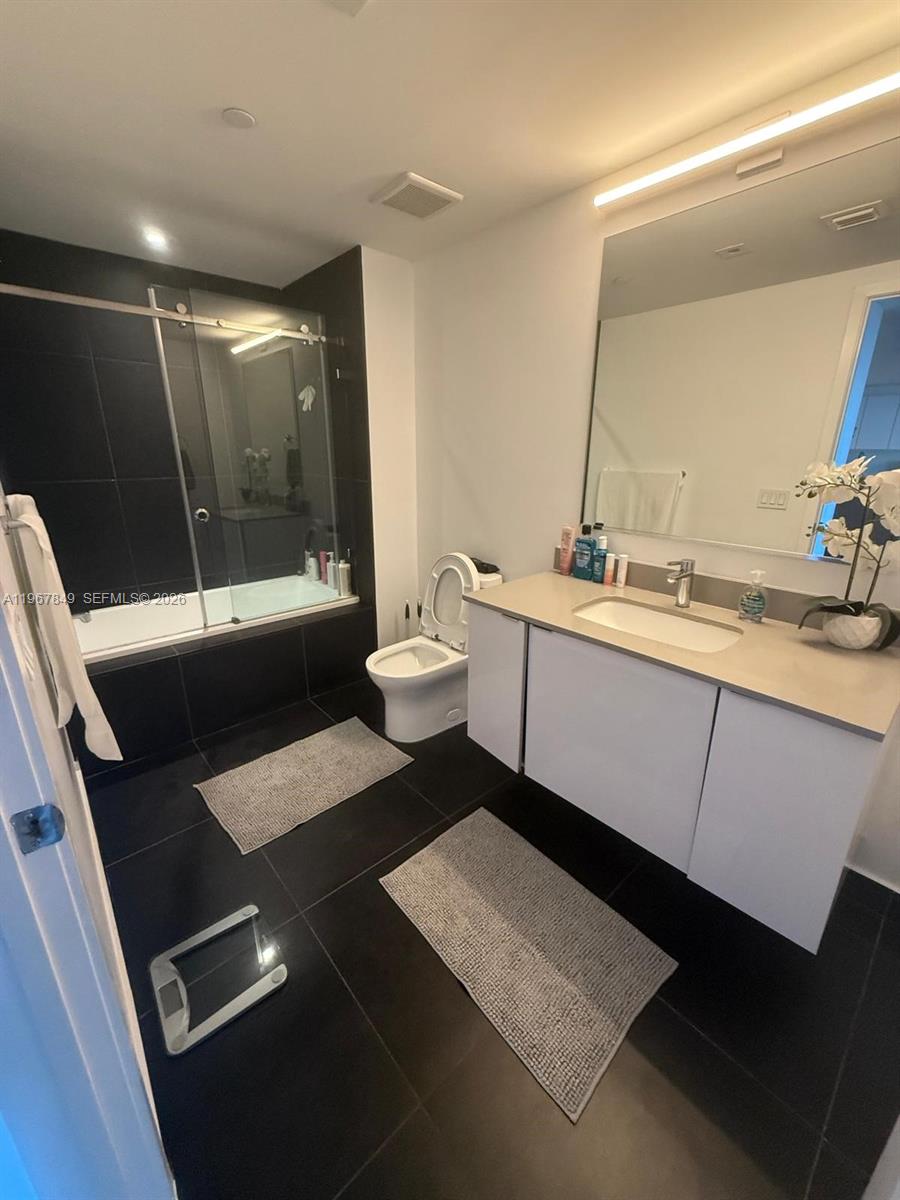 CANVAS CONDO - Residential