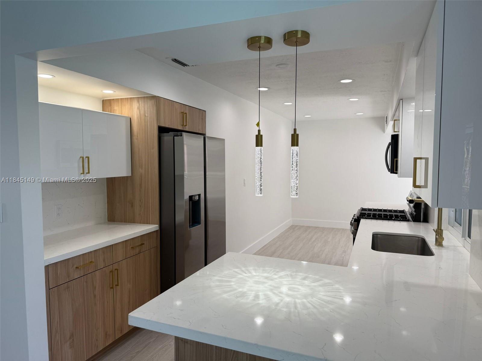 SUNRISE GOLF VILLAGE SEC - Residential