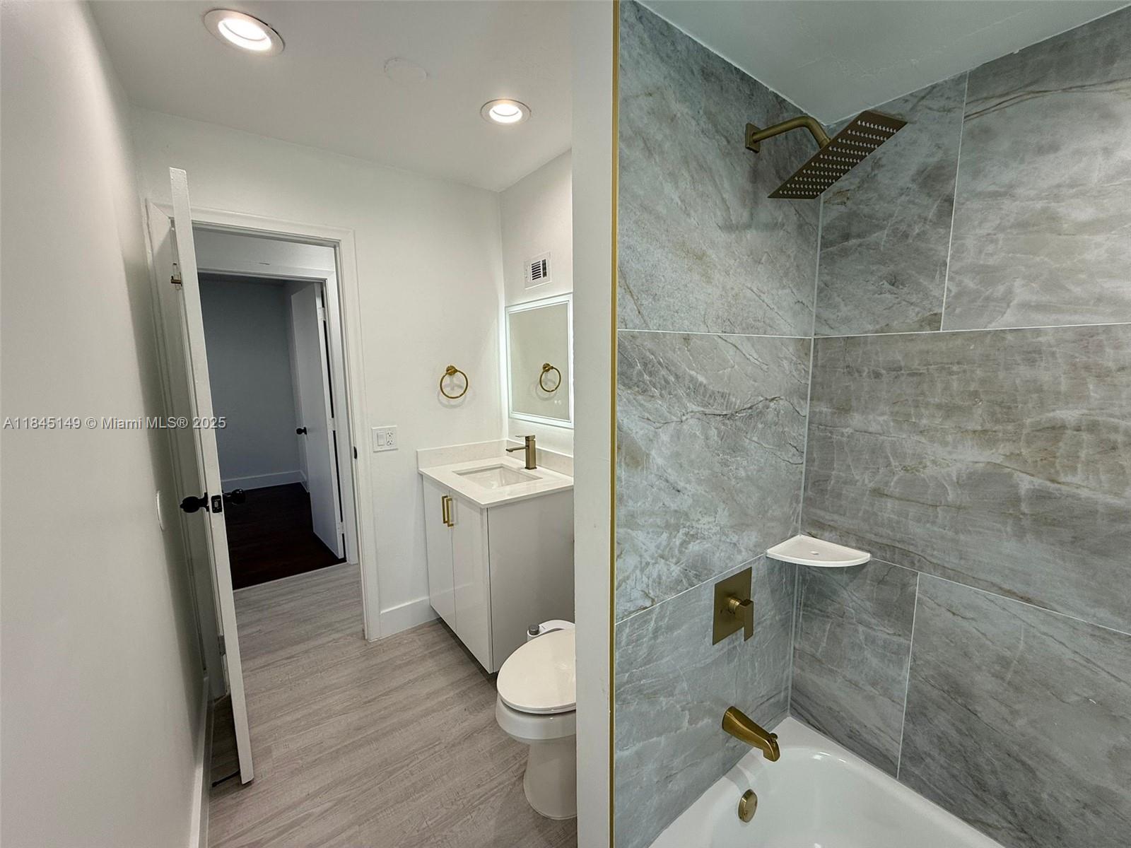 SUNRISE GOLF VILLAGE SEC - Residential