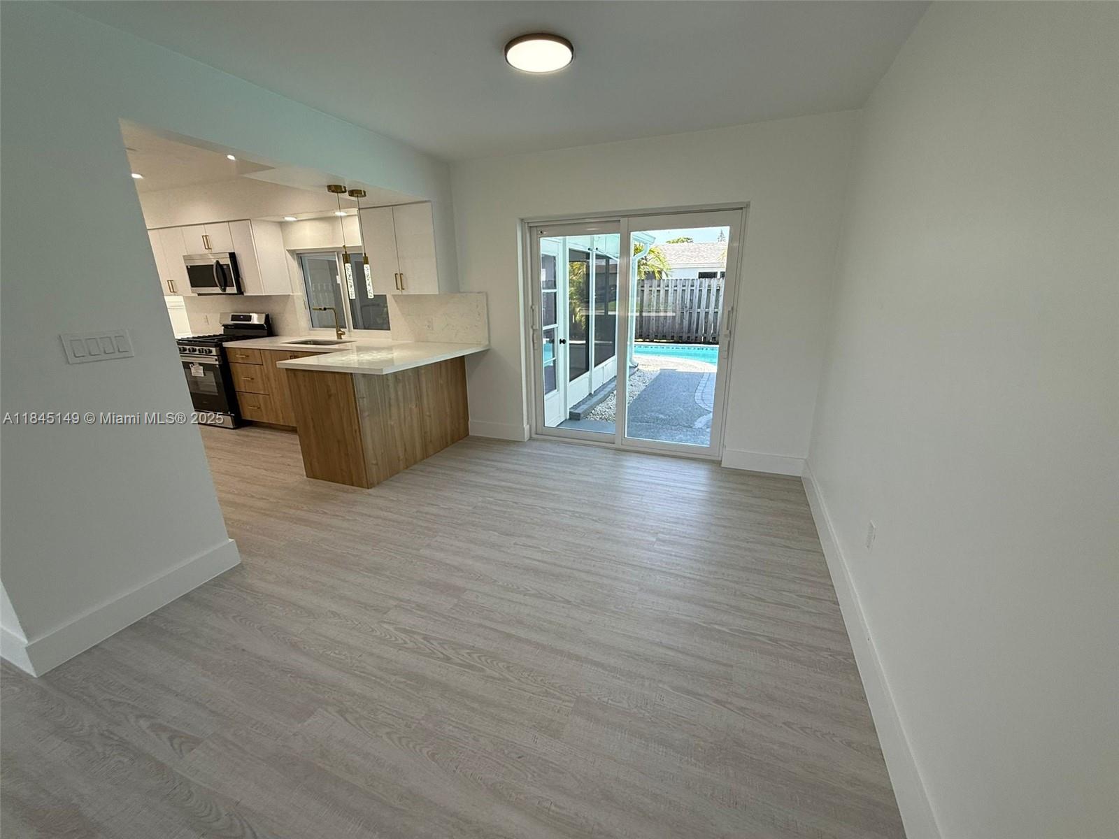 SUNRISE GOLF VILLAGE SEC - Residential