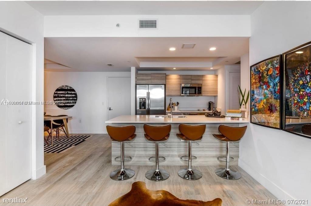 121 NE 34th St 2402