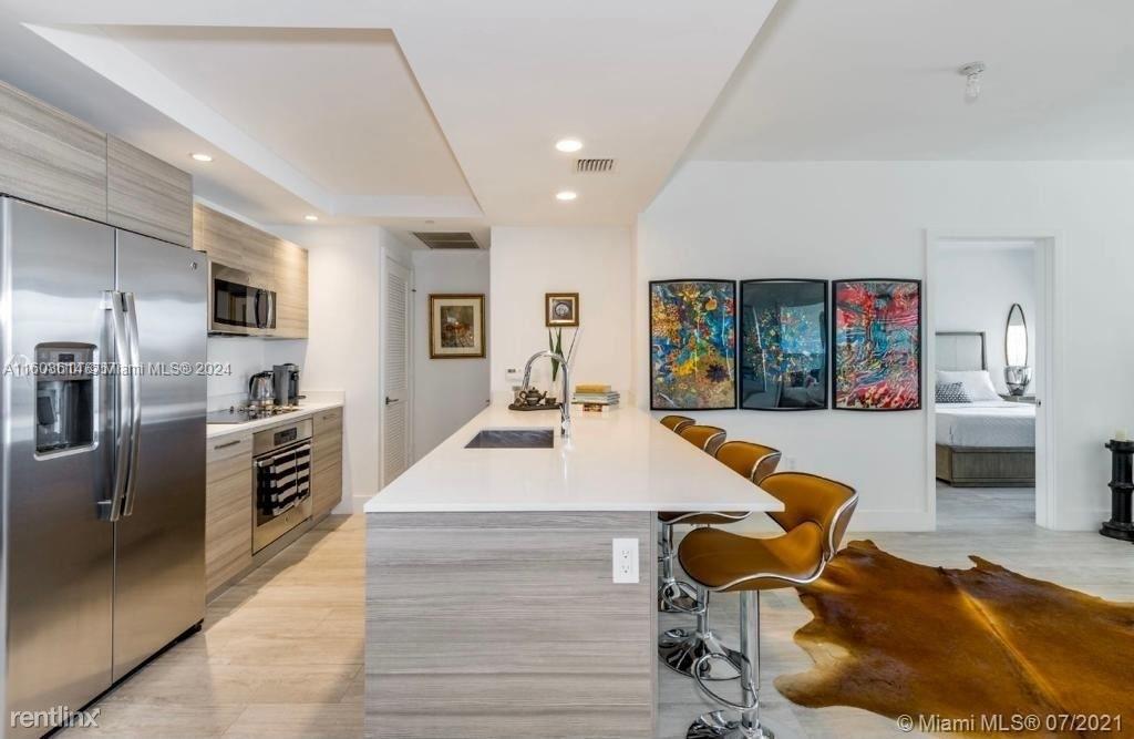 121 NE 34th St 2402