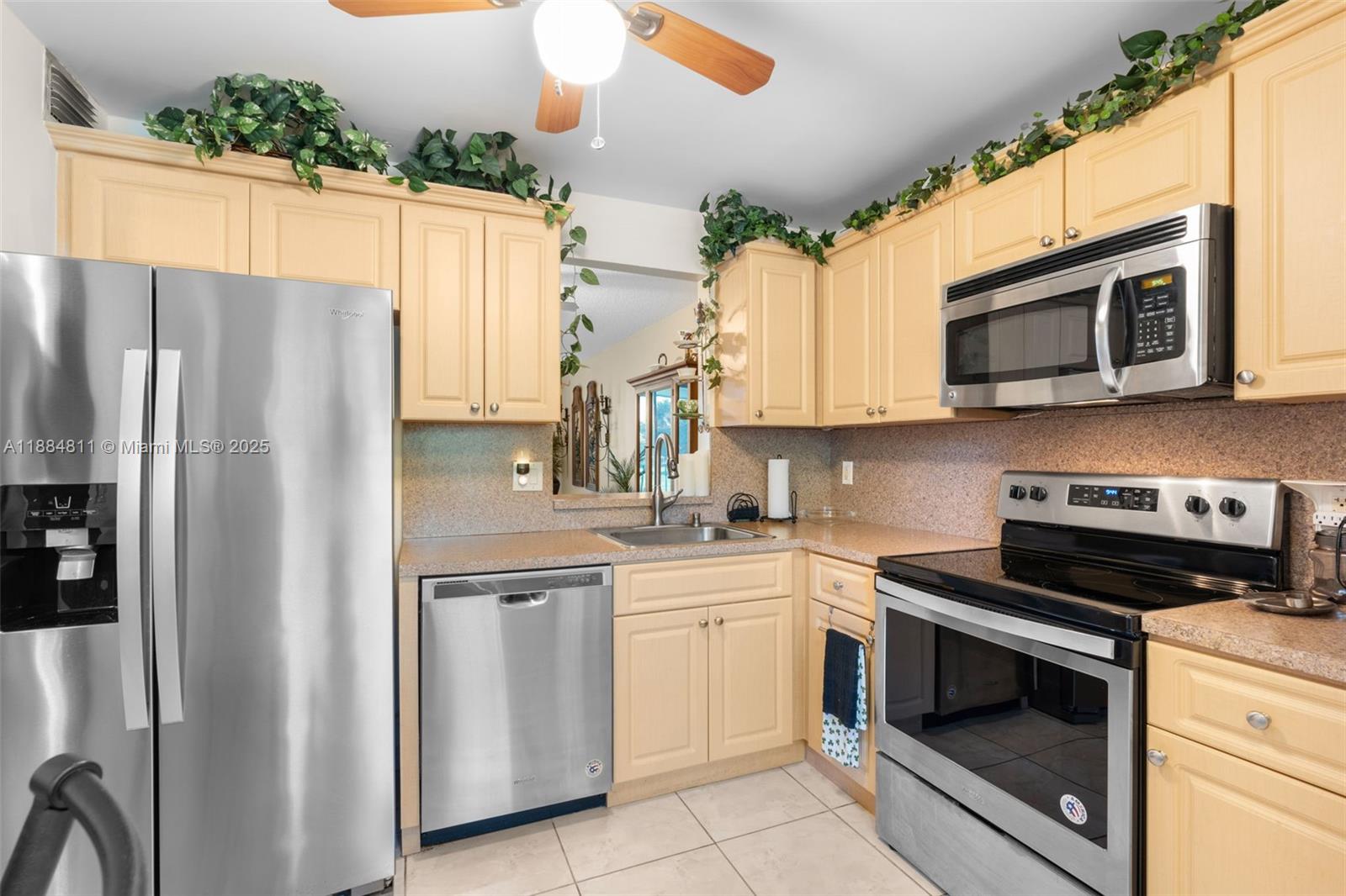 2 OF PALM SPRINGS 2 CONDO - Residential