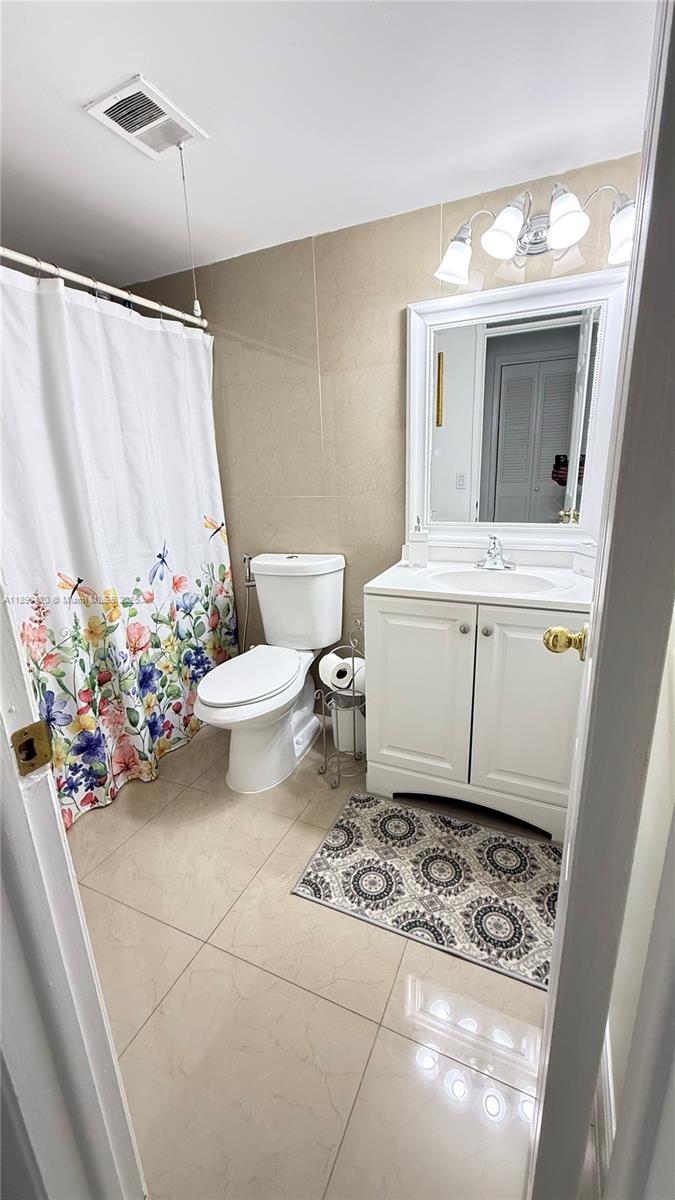RO-MONT SOUTH CONDO A - Residential Lease