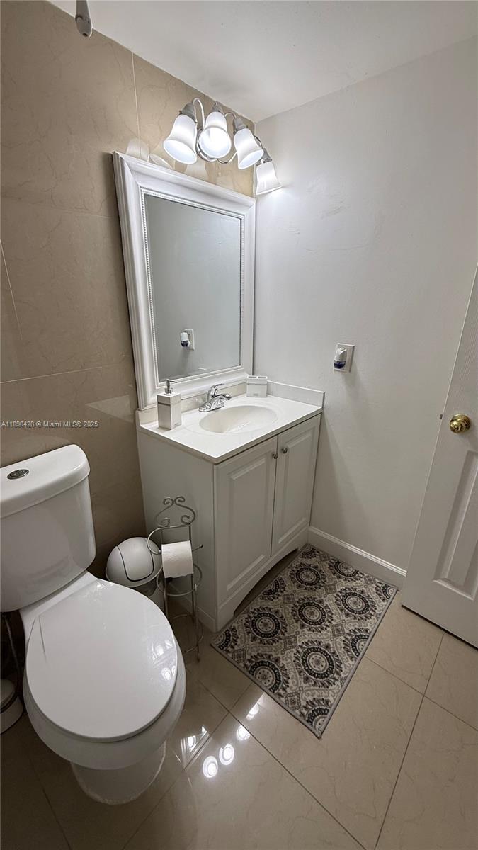 RO-MONT SOUTH CONDO A - Residential Lease