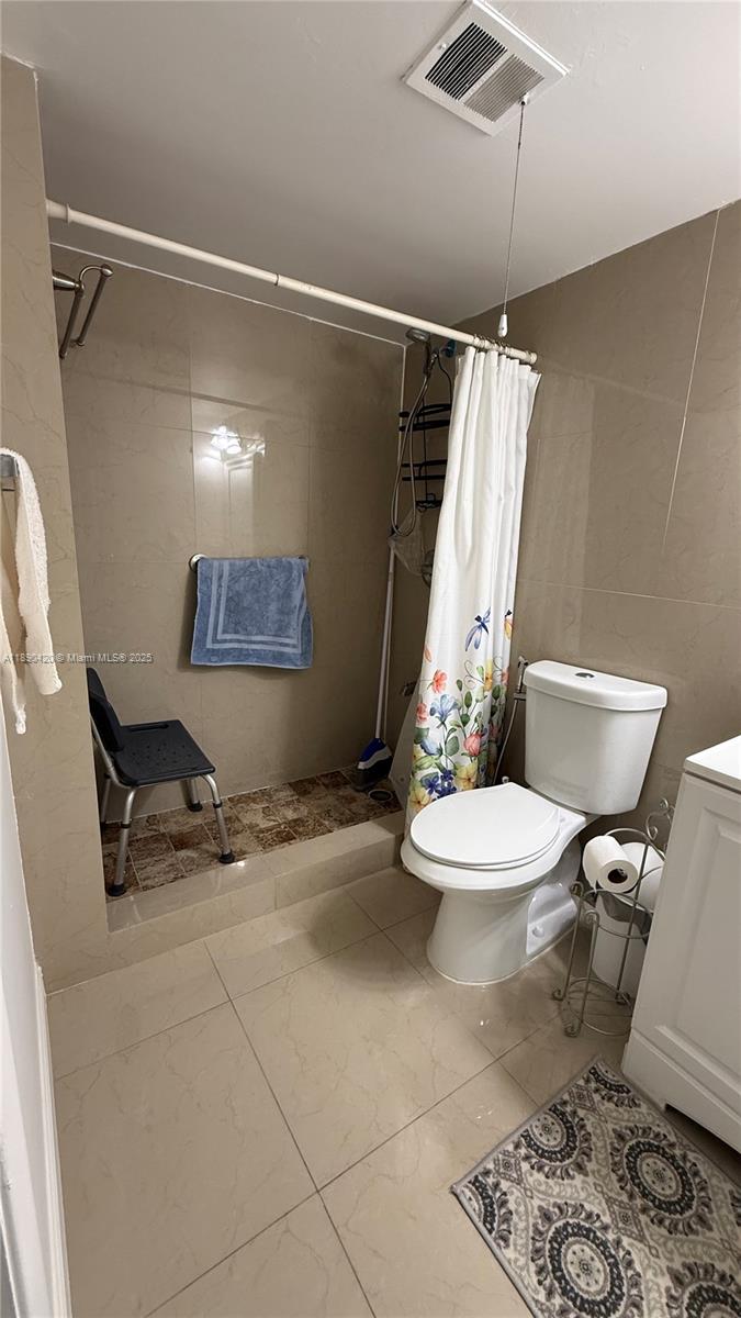 RO-MONT SOUTH CONDO A - Residential Lease