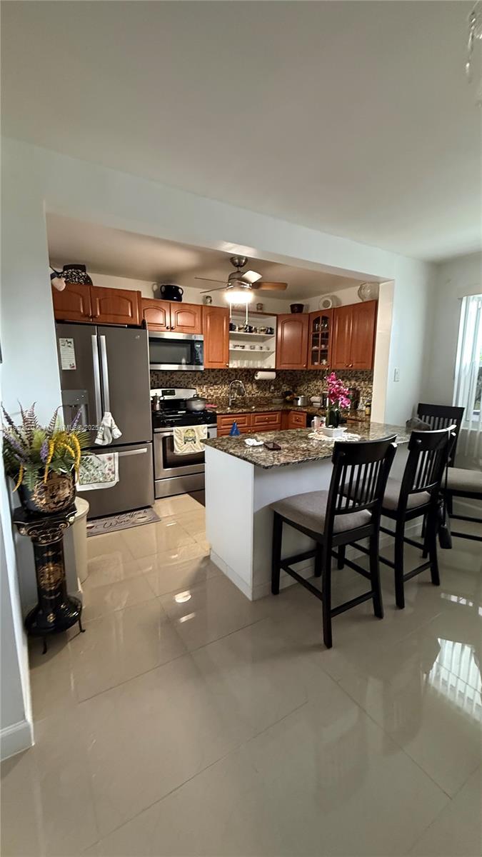RO-MONT SOUTH CONDO A - Residential Lease
